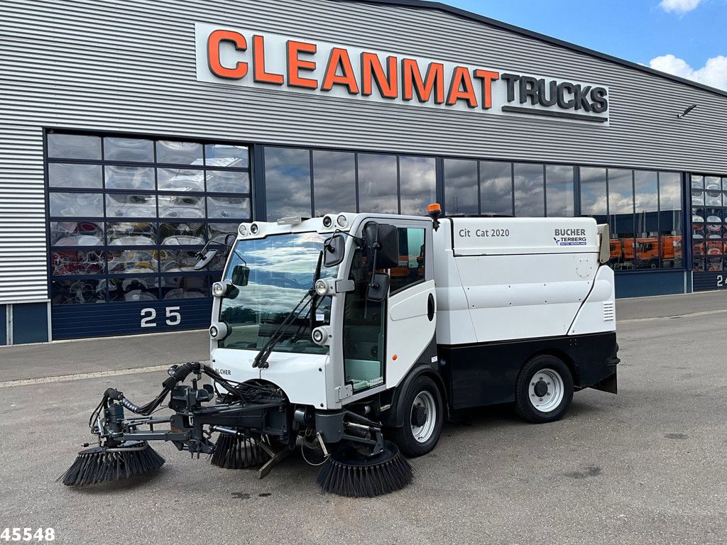 Bucher Citycat 2020 with 3-rd brush