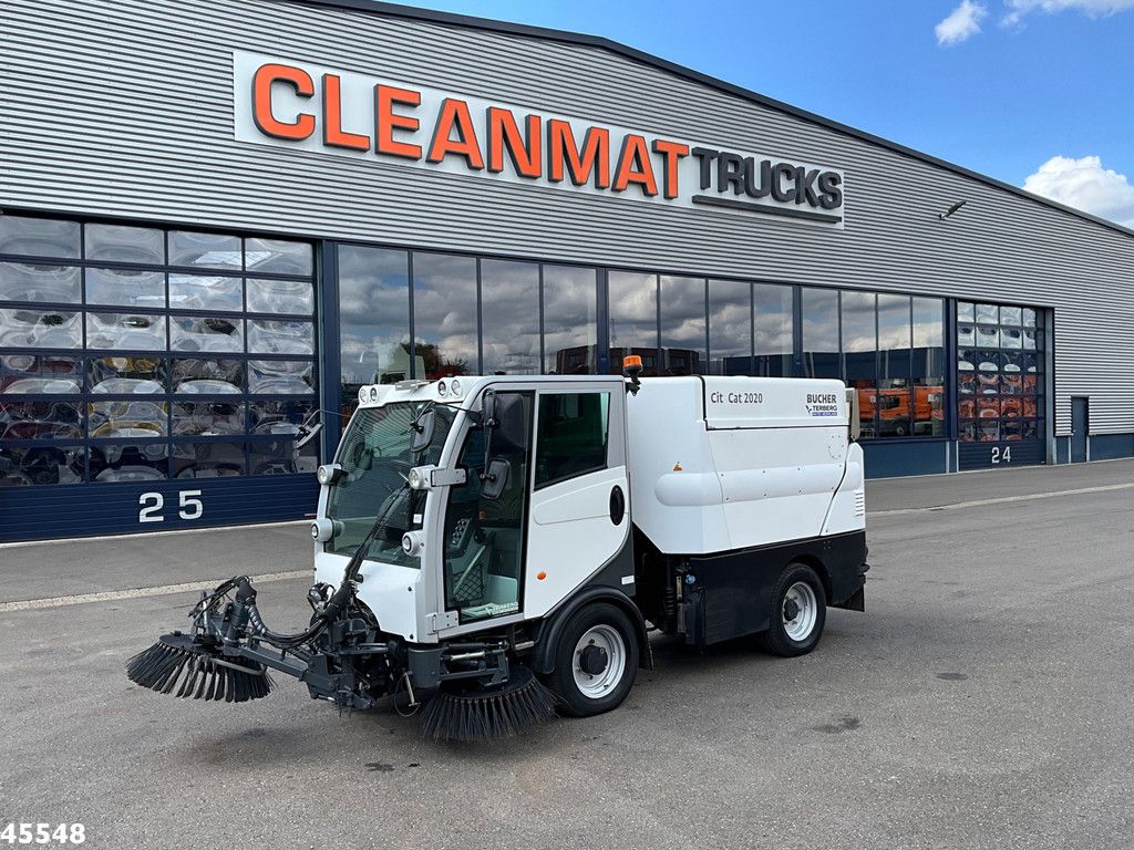 Bucher Citycat 2020 with 3-rd brush