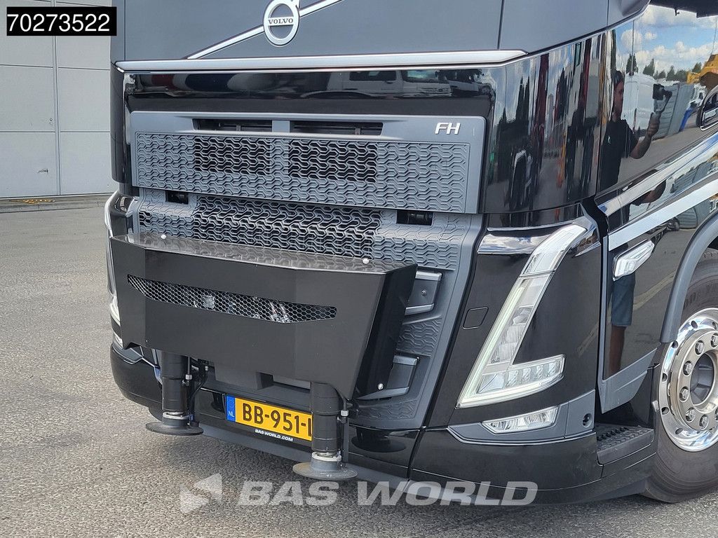 Volvo FH 500 8X2 NEW NL-Truck Palfinger PK110002 SH Crane + Fly-Jib Winch VEB+