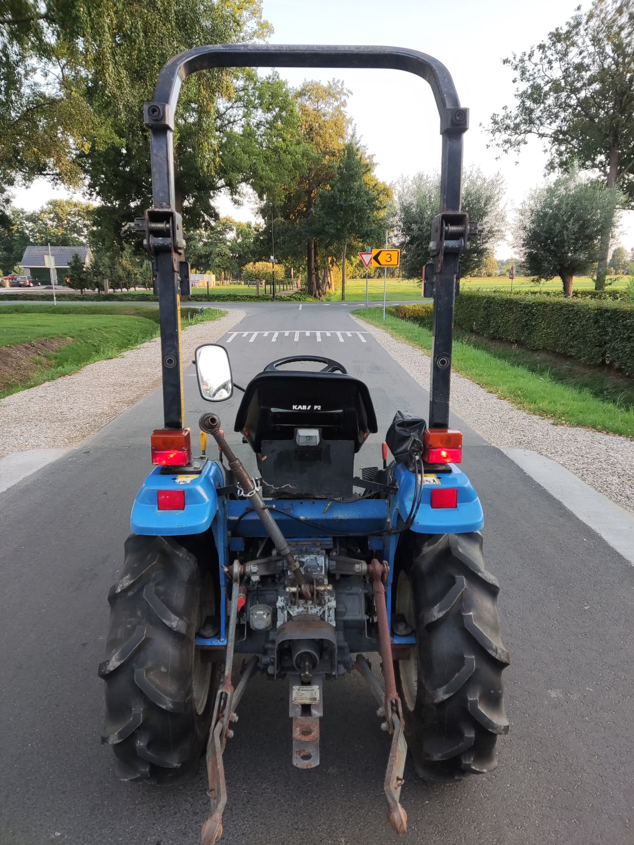 NEW HOLLAND tractor (type TC21D, 21 pk, hydrostaat, etc.)