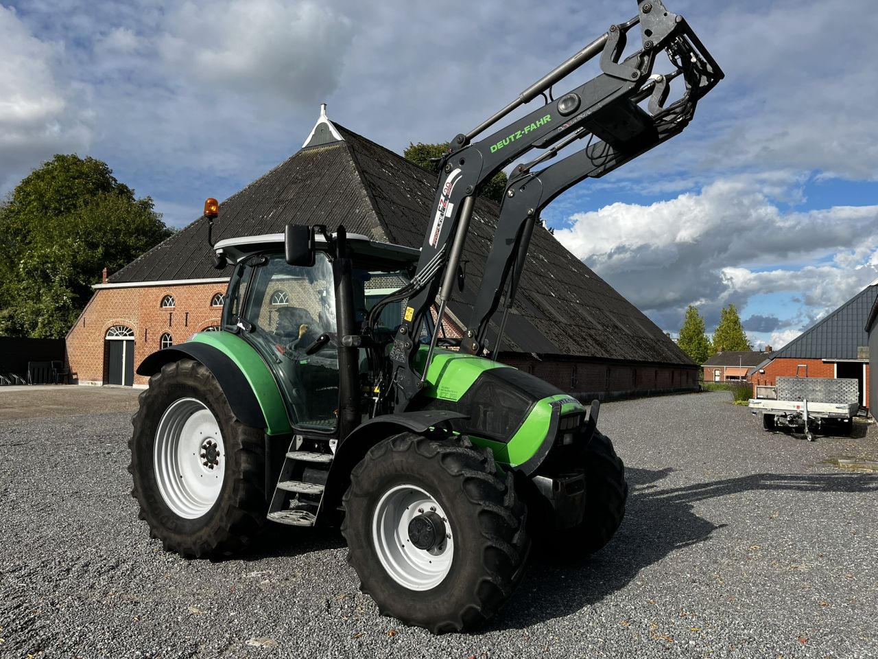 Deutz Fahr Agrotron K 410 met Stoll voorlader 3675 uur 50km/u