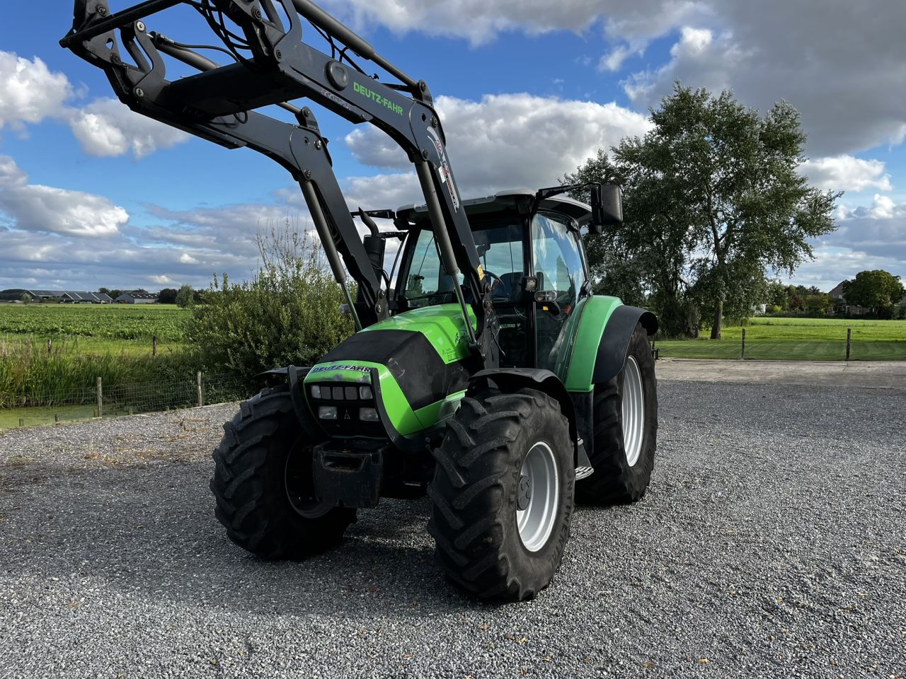 Deutz Fahr Agrotron K 410 met Stoll voorlader 3675 uur 50km/u