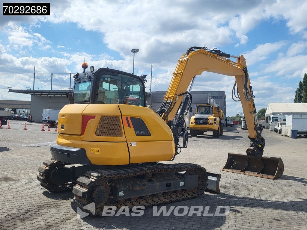 Liugong CLG909 ECR A/C - 3 BUCKETS
