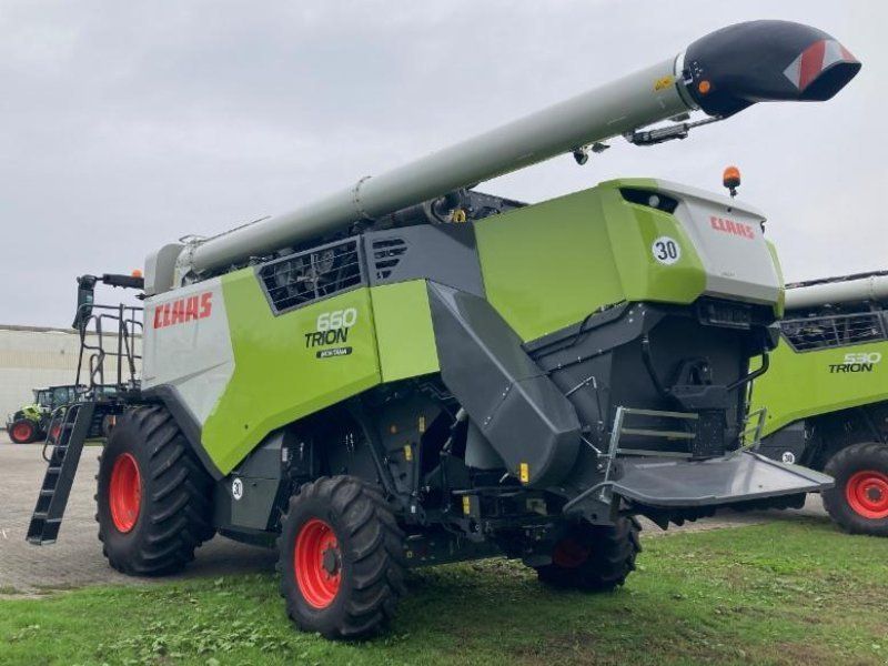 Claas TRION 660 MONTANA