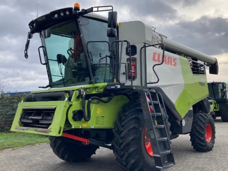 Claas TRION 530