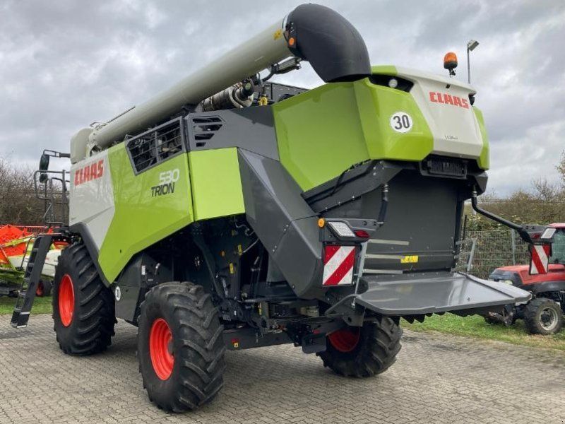 Claas TRION 530