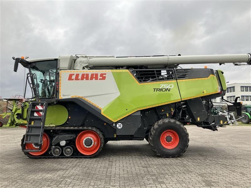 Claas TRION 750 TERRA TRAC