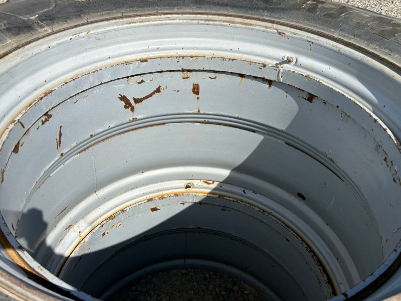 BKT 520/85R42-42