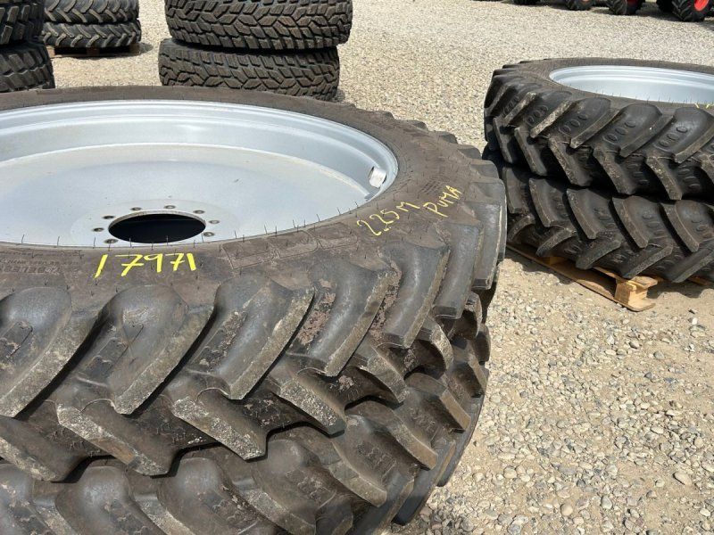 BKT 380/90R54 + 380/85R38 spor 2.25m 10 huls bag + stor NH/Case bo