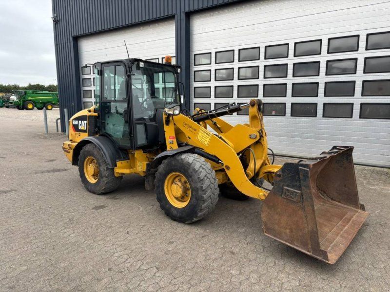 Cat 906 M