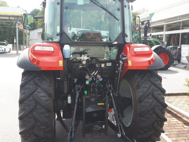 Steyr Kompakt 4085 Komfort 1