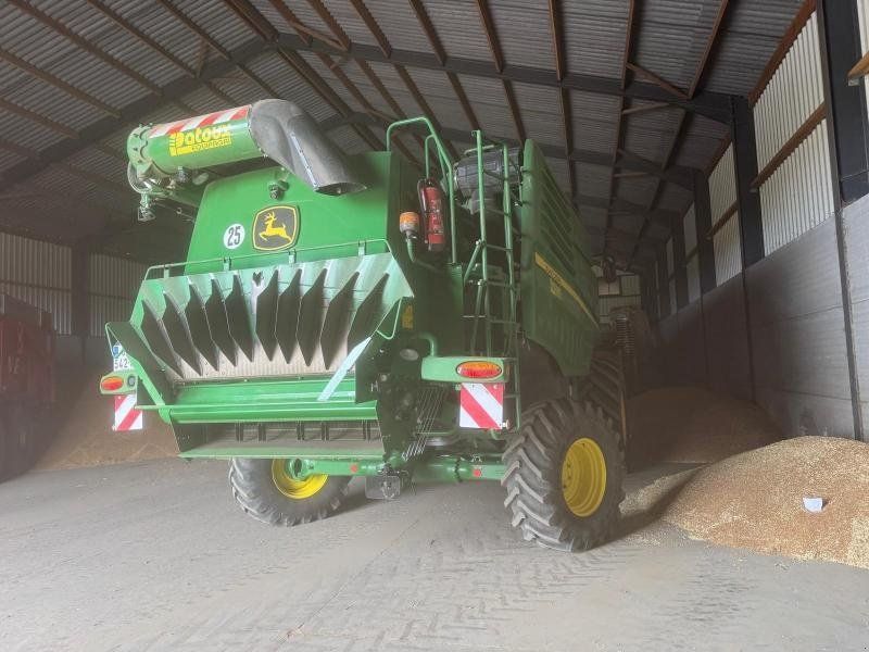 John Deere T660