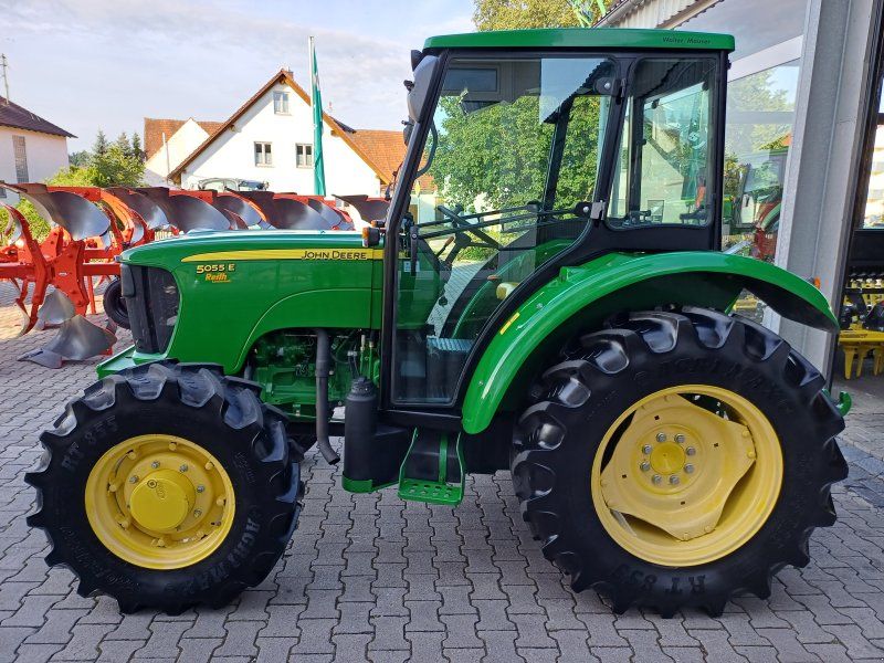 John Deere 5055 E
