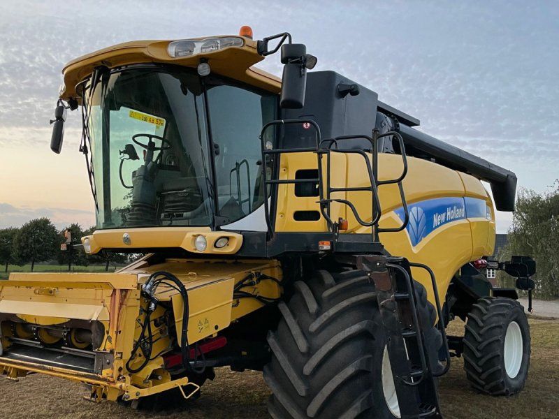 New Holland CX8070