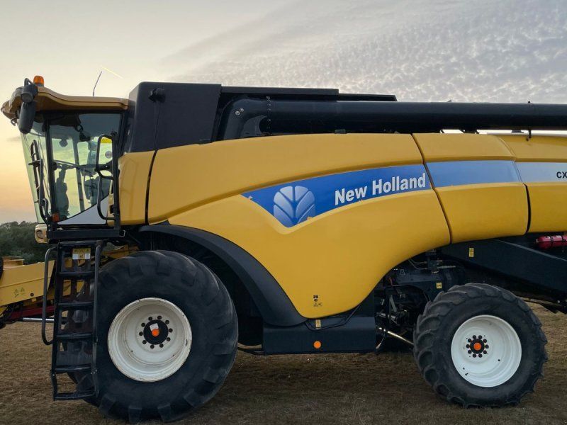 New Holland CX8070
