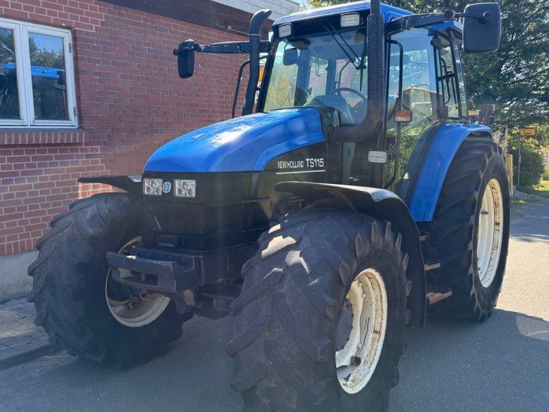 New Holland TS 115