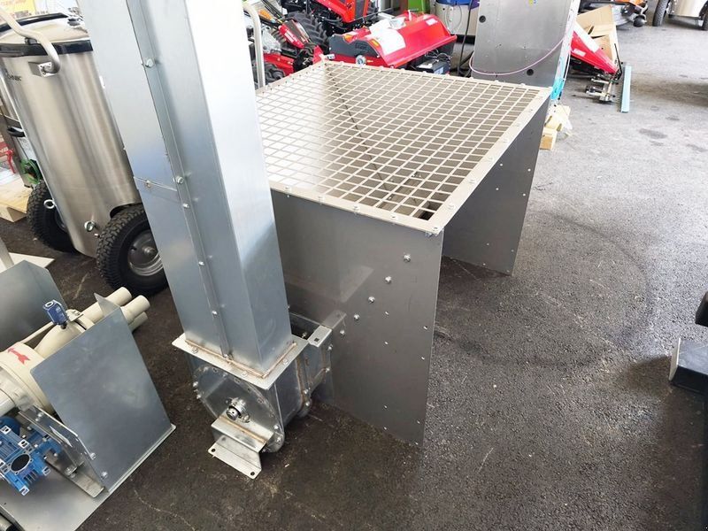 Buschhoff BMB 360 Mineralstoff-Dosierbehälter