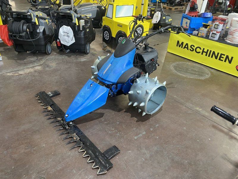 BCS WS 630 mit Stachelwalzen und Freischneider