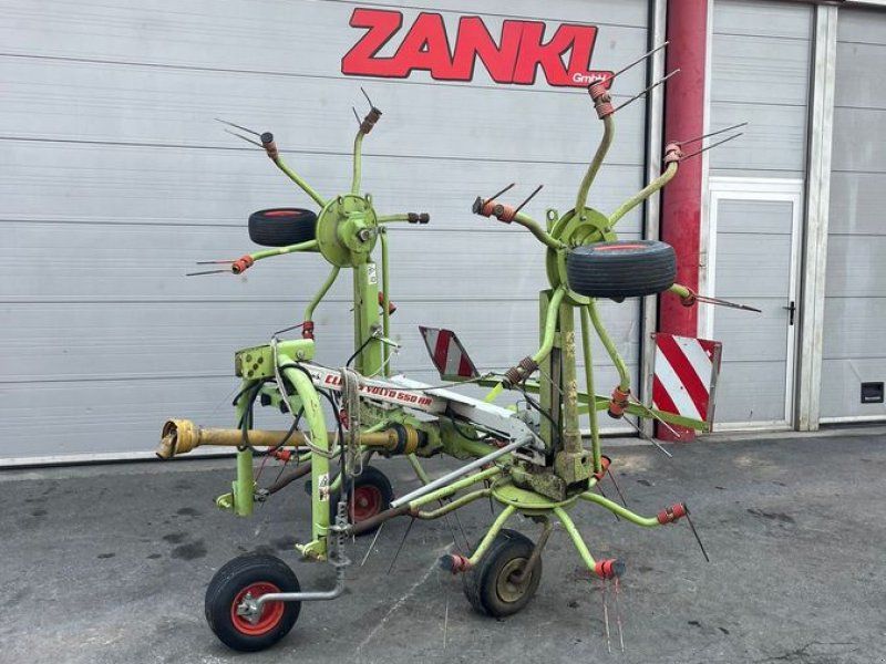 Claas Volto 550HR