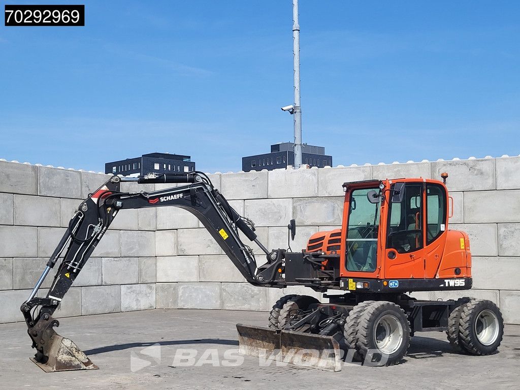 Schaeff TW95