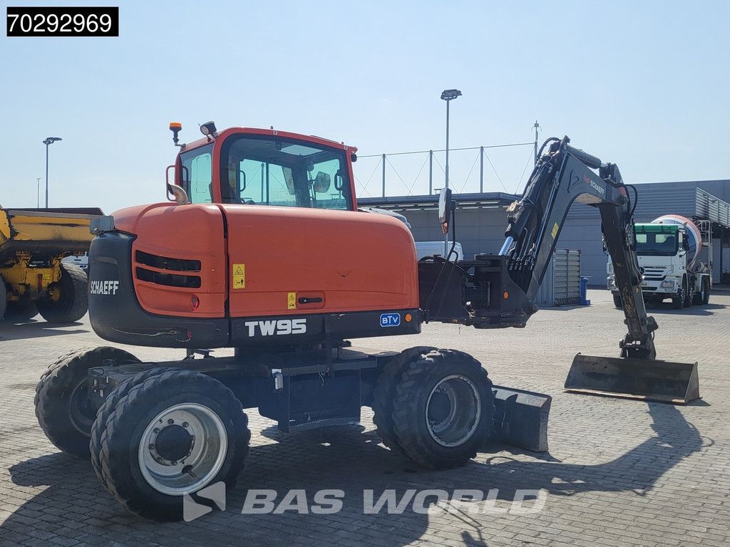 Schaeff TW95