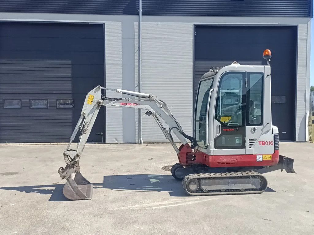 Takeuchi TB016