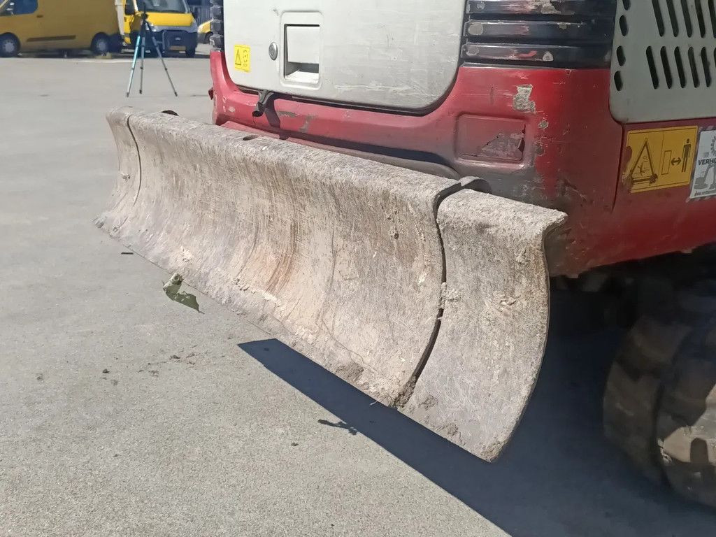 Takeuchi TB016
