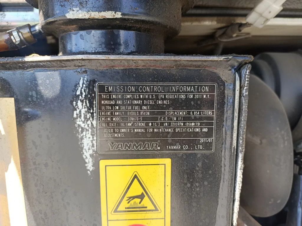 Takeuchi TB016
