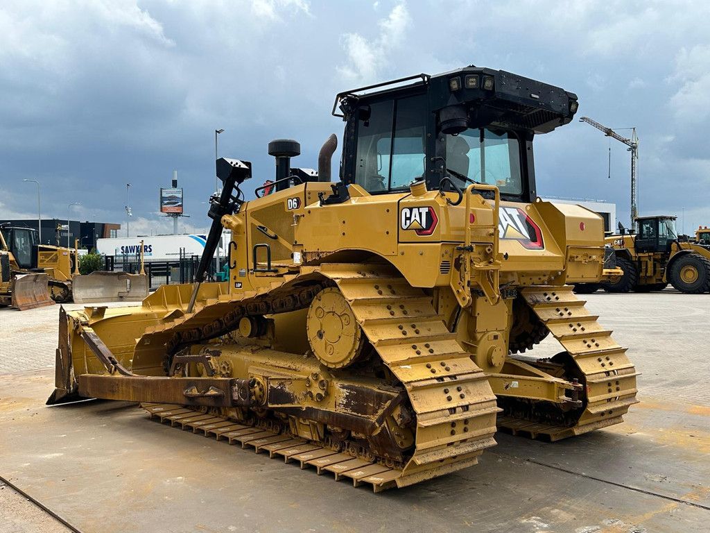 Caterpillar D6 LGP