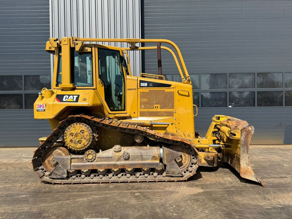 Caterpillar D6N XL