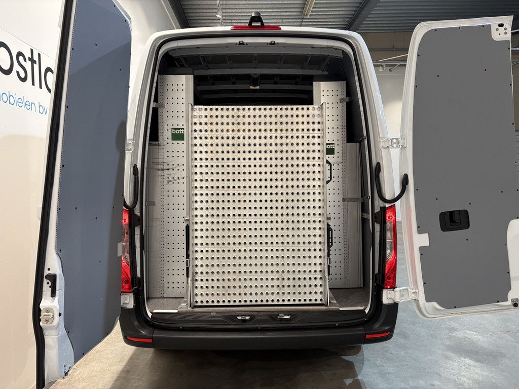 Mercedes-Benz Sprinter 311 CDI L2H2 / Euro 6 / Servicebus / Bott inrichting / 220V / Airco / Oprijplaat / Compressor / CarPlay / Camera / 85.395 KM !!