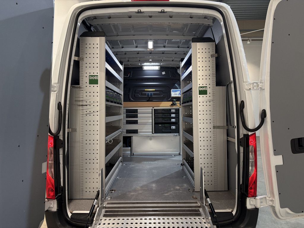 Mercedes-Benz Sprinter 311 CDI L2H2 / Euro 6 / Servicebus / Bott inrichting / 220V / Airco / Oprijplaat / Compressor / CarPlay / Camera / 85.395 KM !!