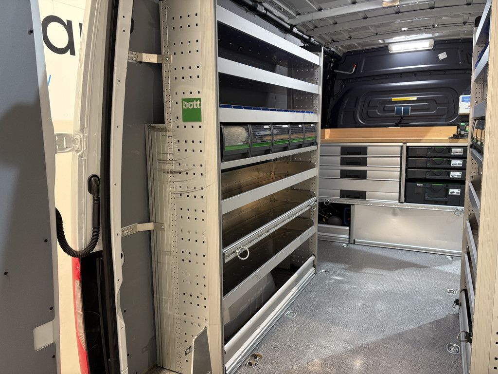 Mercedes-Benz Sprinter 311 CDI L2H2 / Euro 6 / Servicebus / Bott inrichting / 220V / Airco / Oprijplaat / Compressor / CarPlay / Camera / 85.395 KM !!