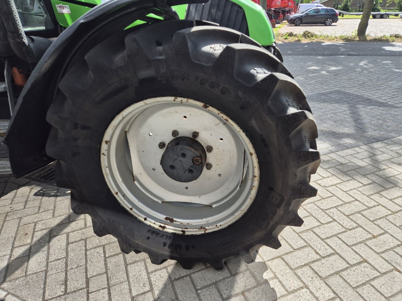 DEUTZ AGROTRON 85 tractor met 4 cilinder en 85 pk