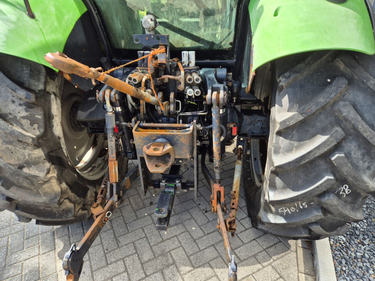 DEUTZ AGROTRON 85 tractor met 4 cilinder en 85 pk