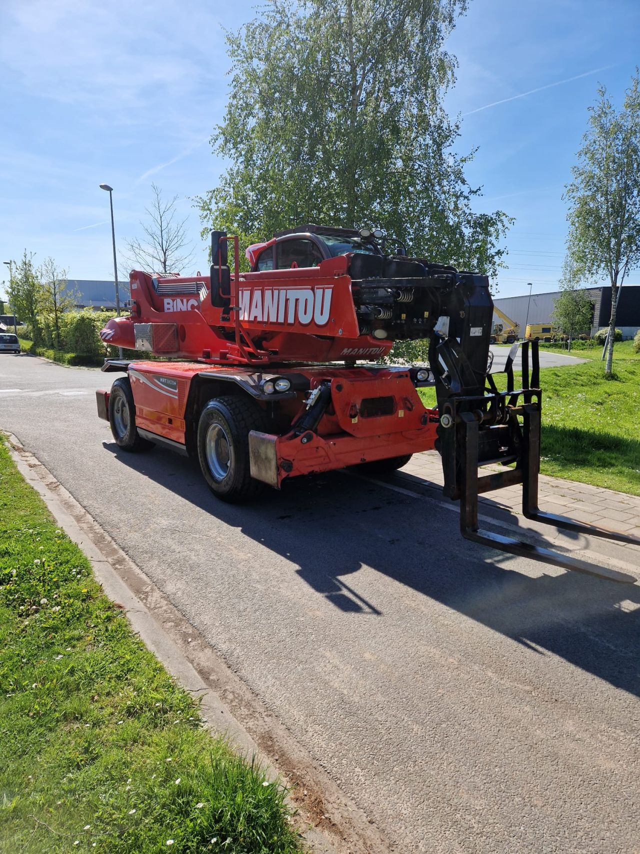 MANITOU MRT 2470 plus roterende verreiker 24 m