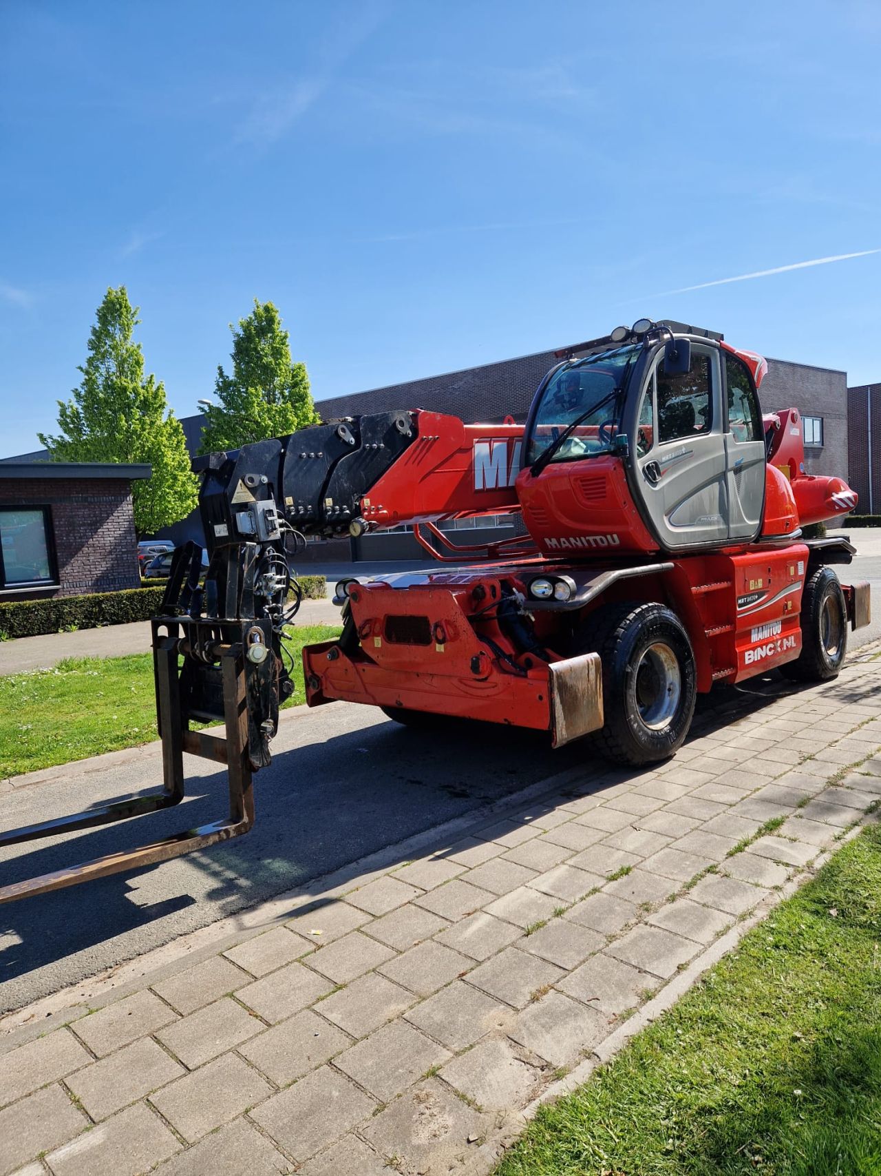 MANITOU MRT 2470 plus roterende verreiker 24 m