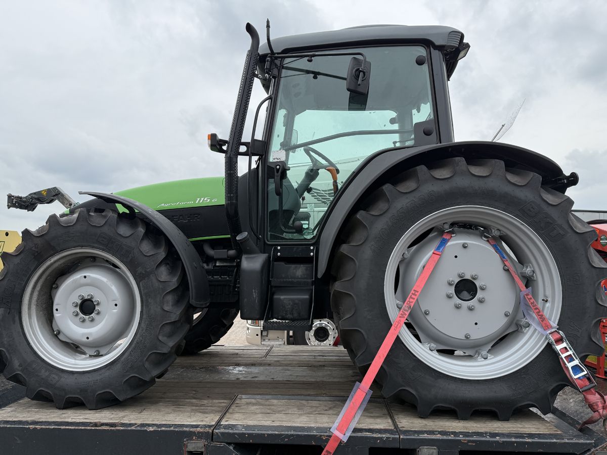 DEUTZ FAHR AGROFARM 115 G tractor met 100 pk en 4 cilinder