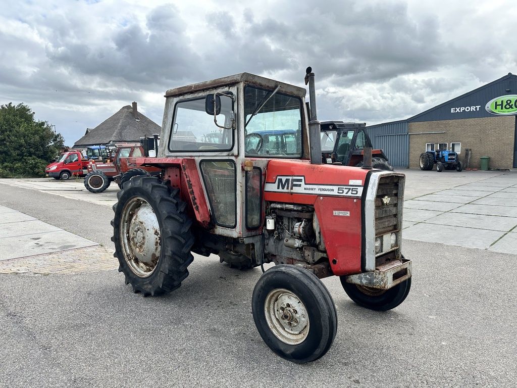 Massey-Ferguson 575