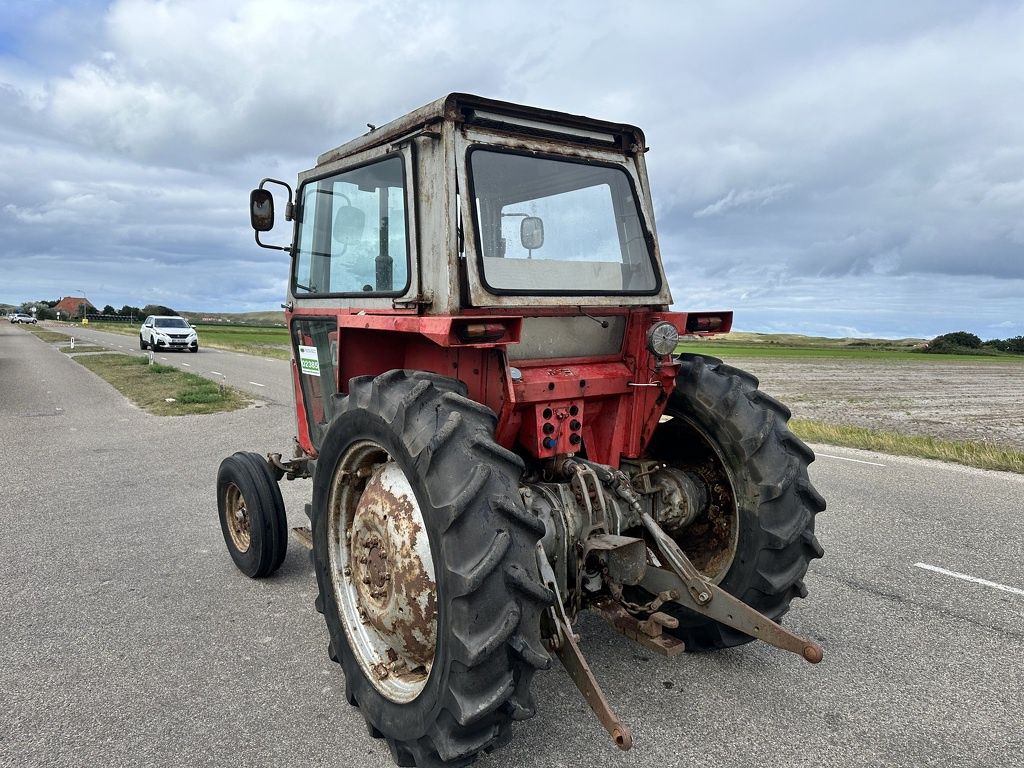 Massey-Ferguson 575