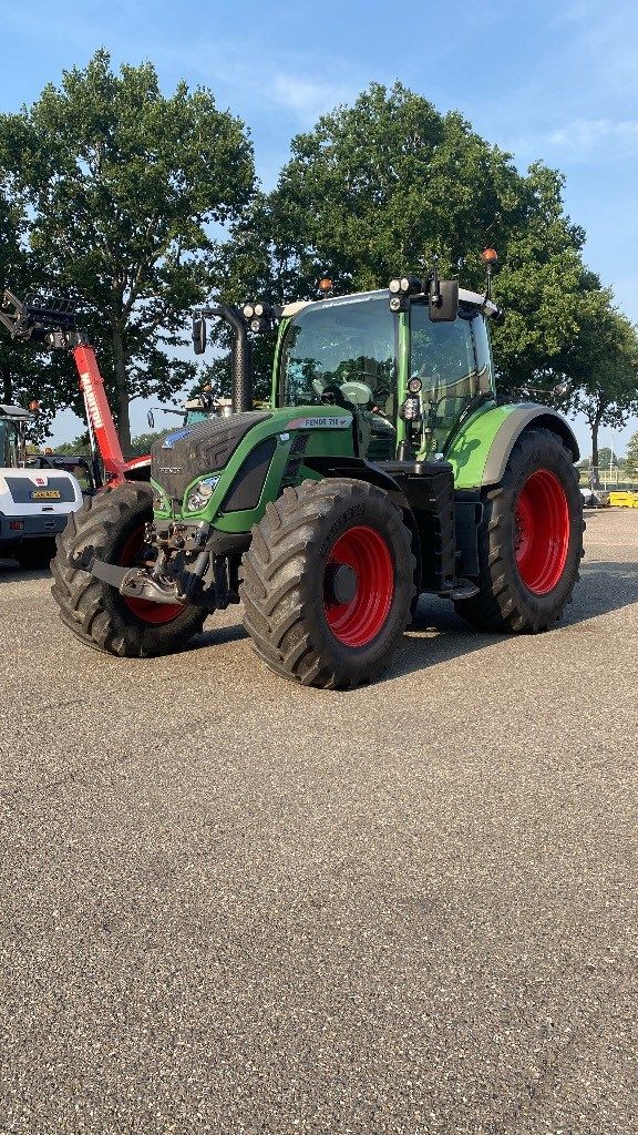 Fendt 718 Vario SCR Profi