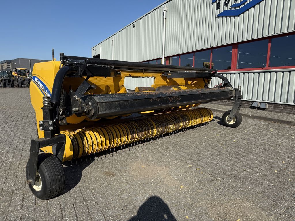 New Holland 380FP Gras Pickup