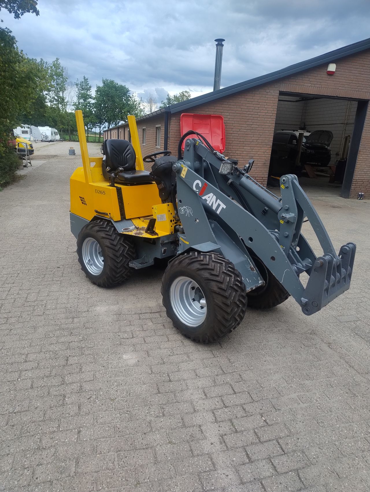 Giant v265 2007 shovel
