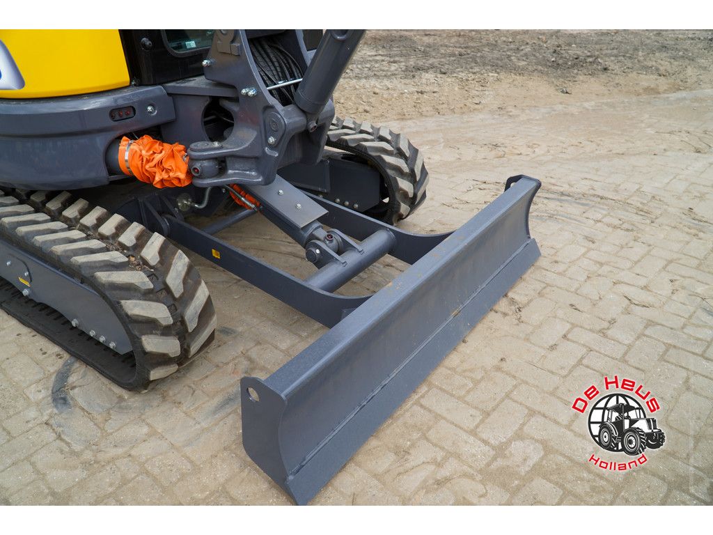Eurotrac HE36SR