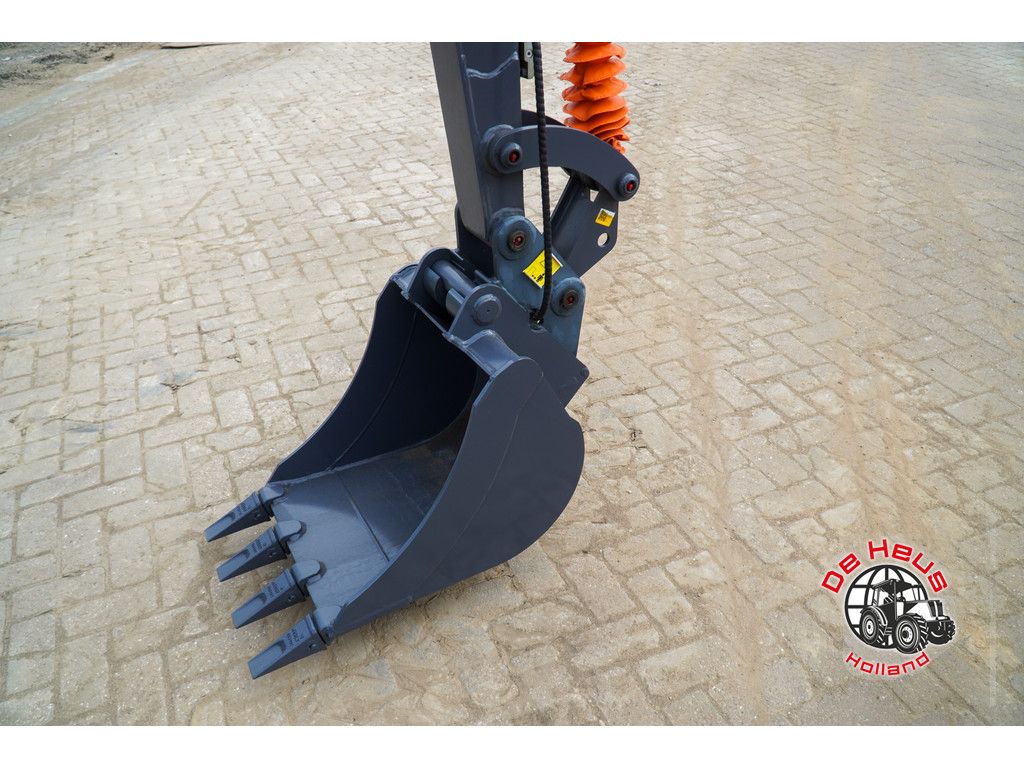 Eurotrac HE36SR