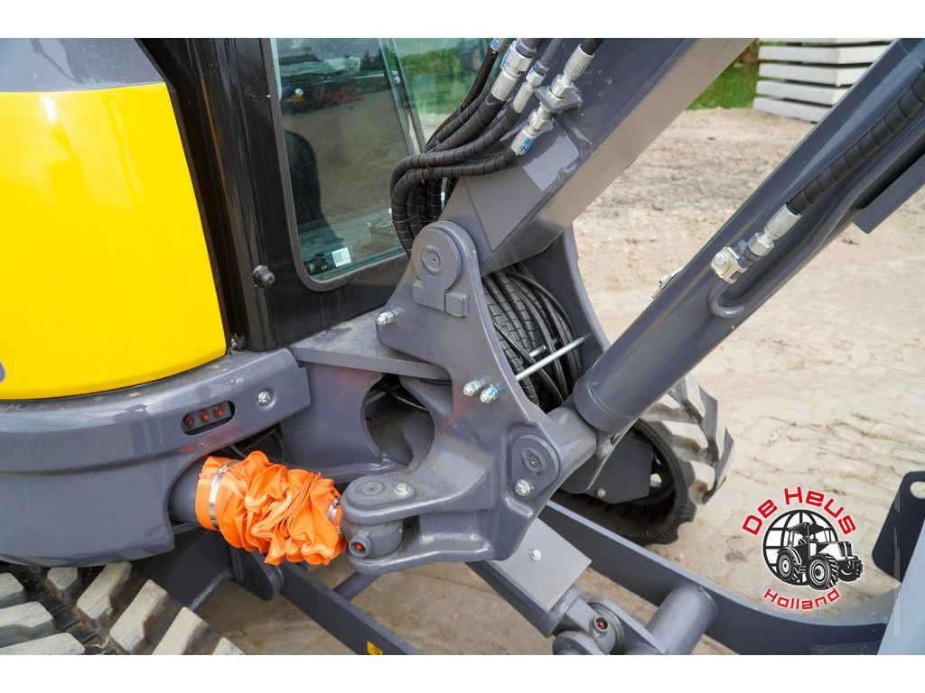 Eurotrac HE36SR