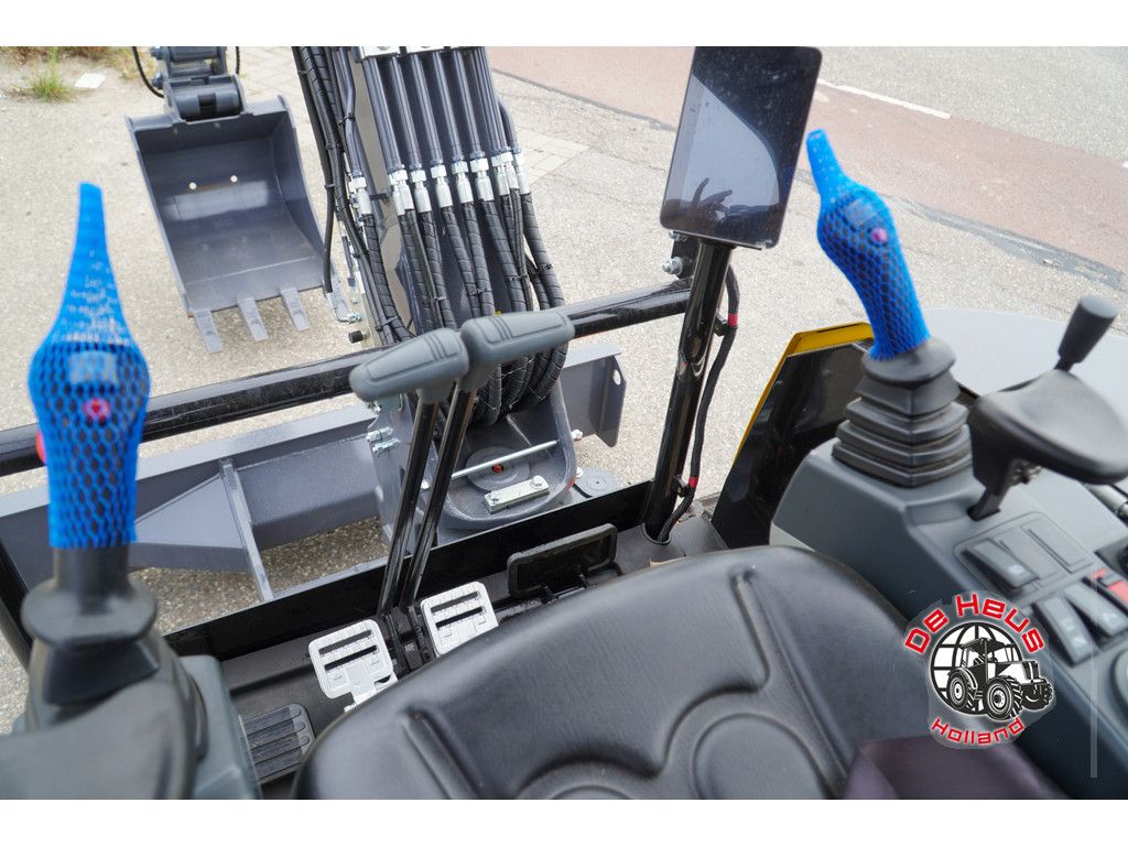 Eurotrac HE36SR