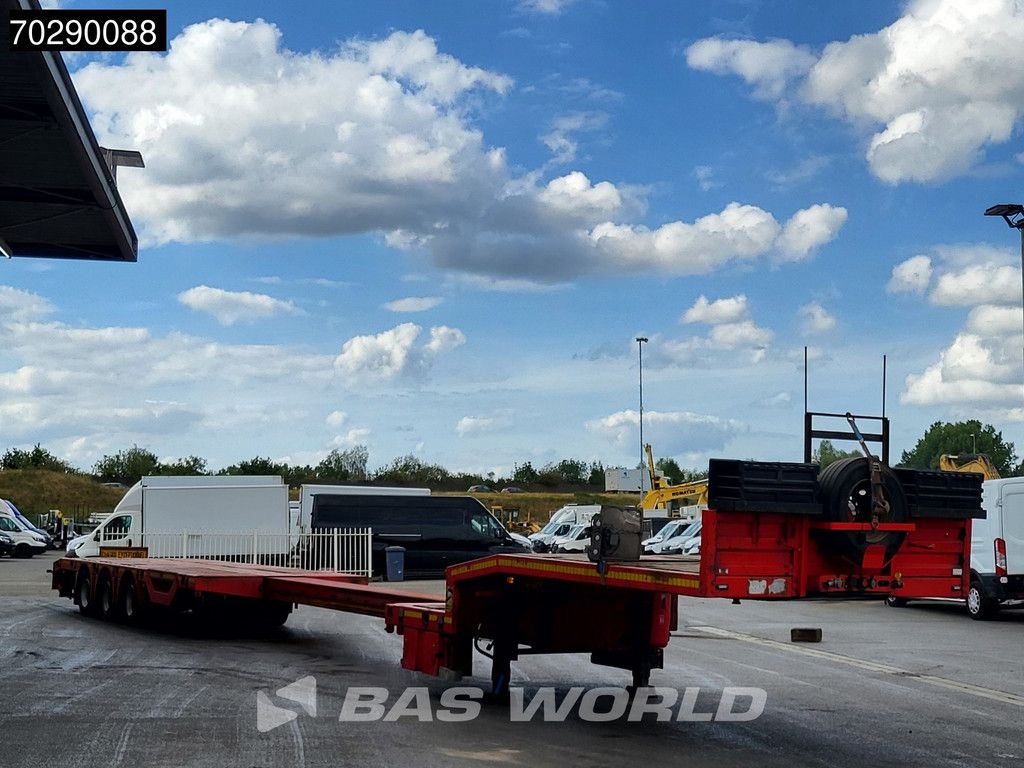Kässbohrer LB3E Wheel Recess Lift+Steering Axle