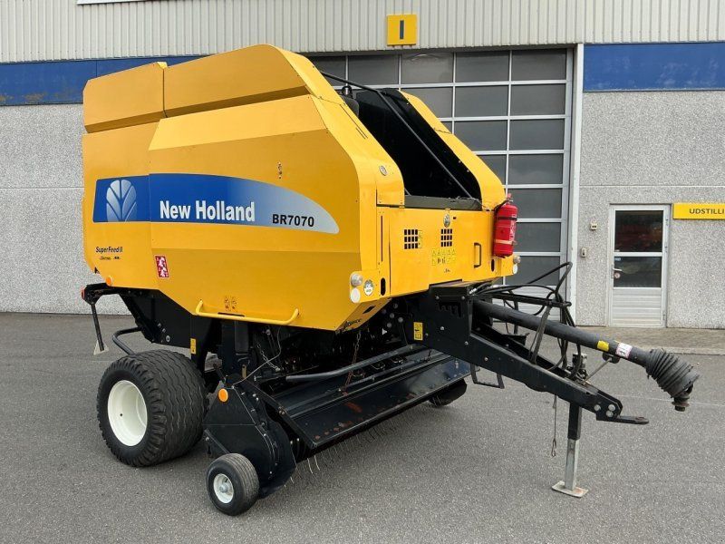 New Holland BR7070