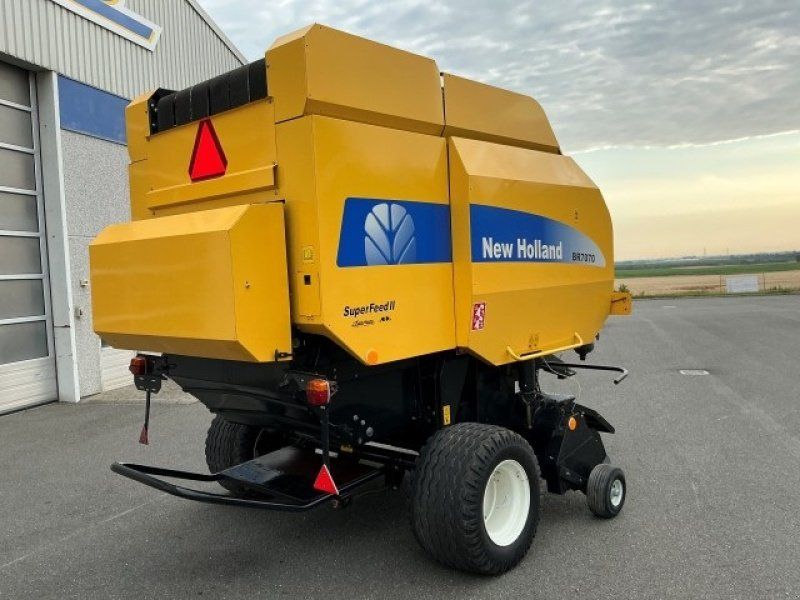 New Holland BR7070